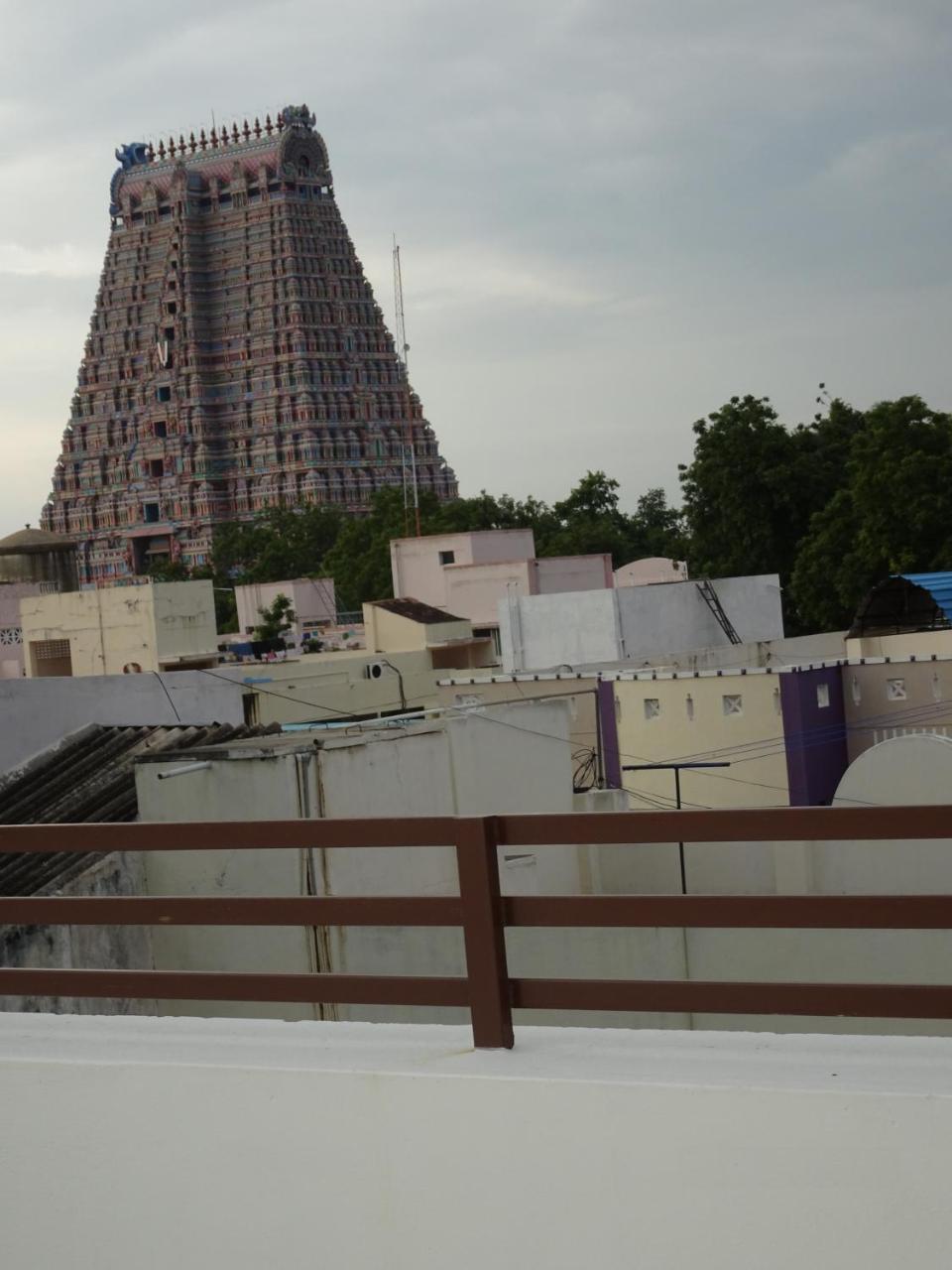 Апартаменти Haritham Tiruchirappalli Екстер'єр фото